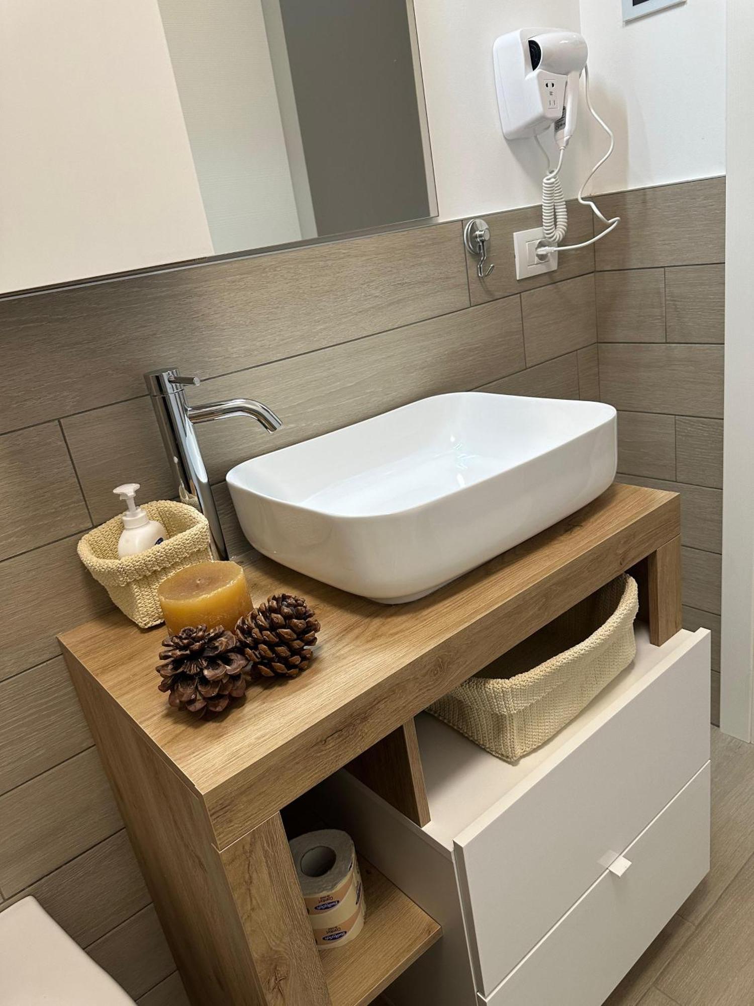 Casa Ideale Tim Appartmanti Moderni Vicina Al Centro Lecco Kültér fotó