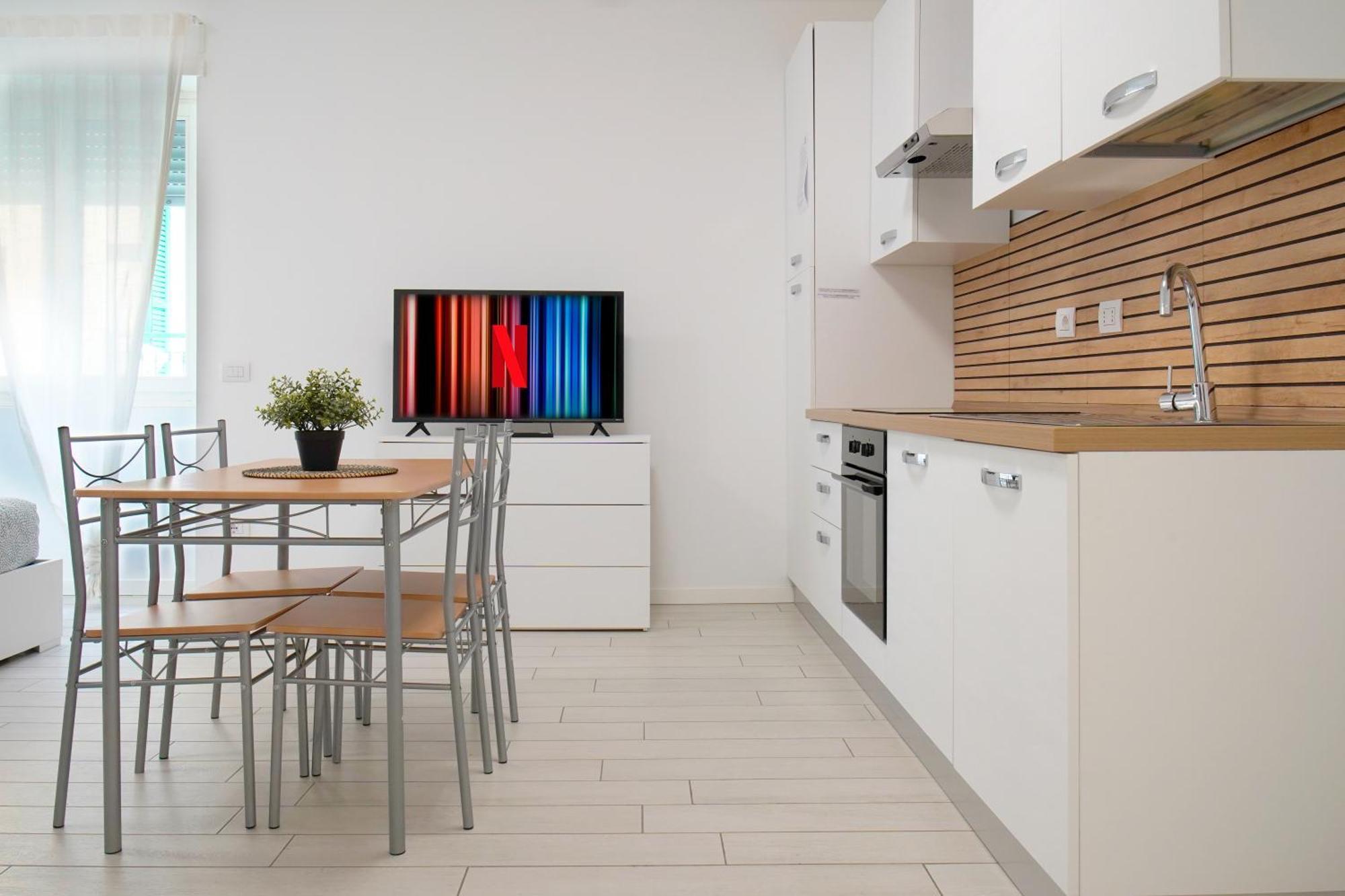 Casa Ideale Tim Appartmanti Moderni Vicina Al Centro Lecco Kültér fotó