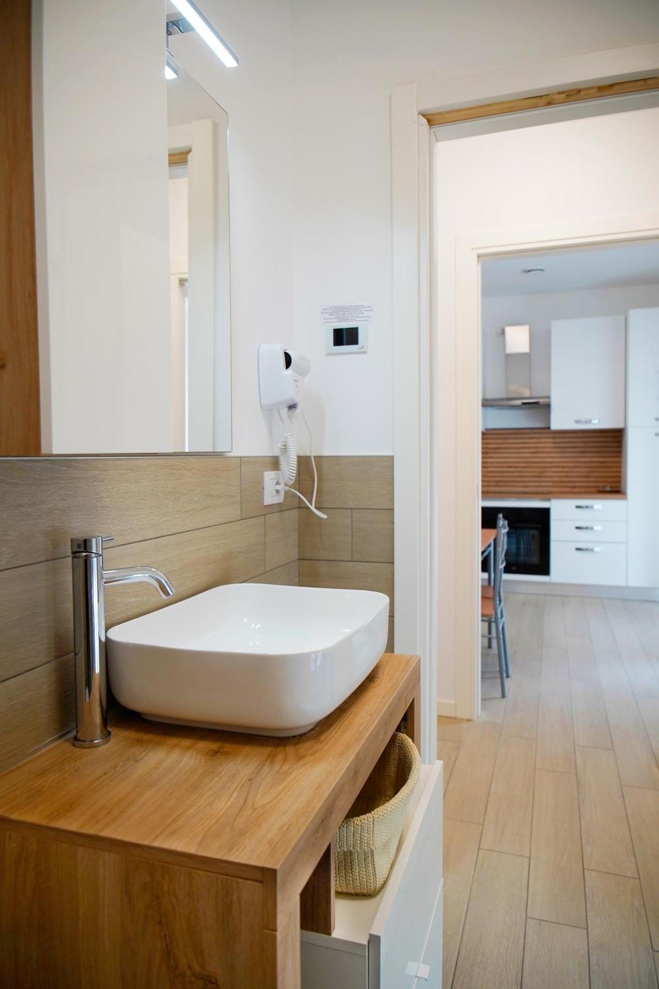 Casa Ideale Tim Appartmanti Moderni Vicina Al Centro Lecco Kültér fotó